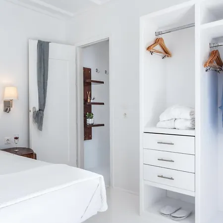 Casa Montzo Boutique Κατελειός